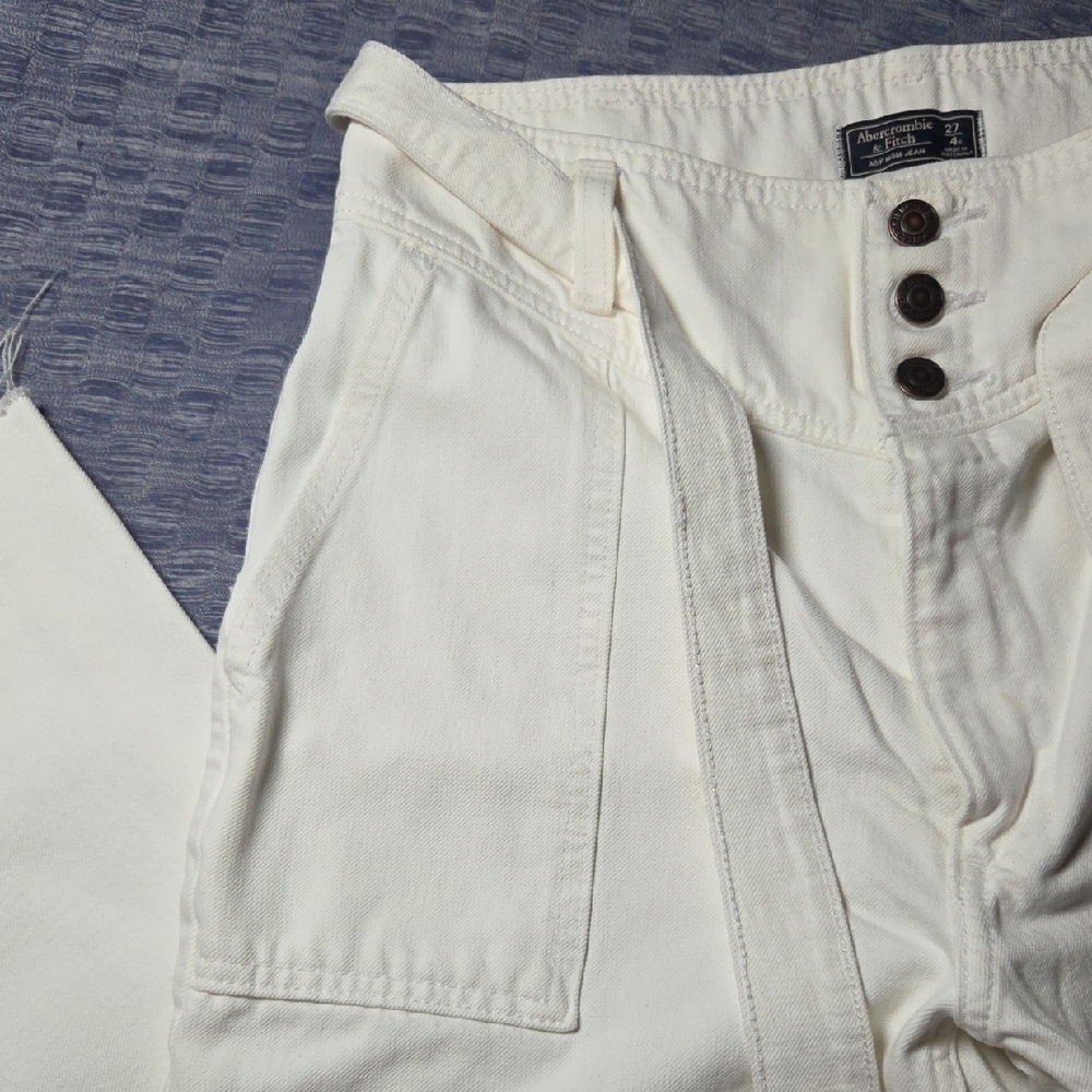 Abercrombie & Fitch Women's High Rise Jeans - Cream - Picture 4 of 7